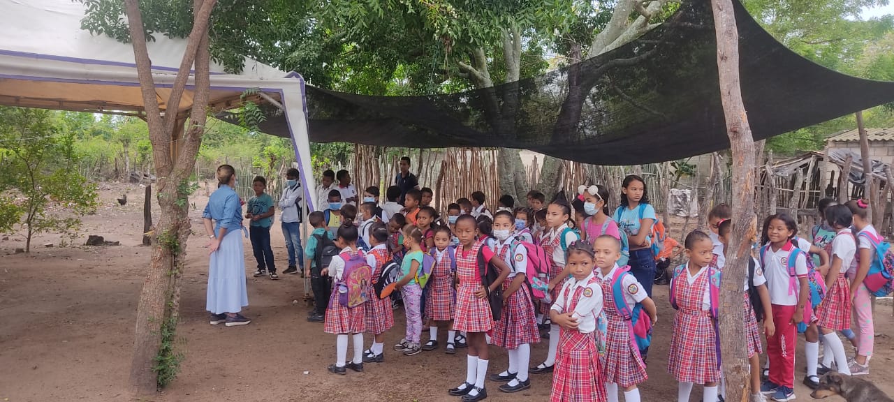 El murciélago ahuyenta a los estudiantes de Río Mar corregimiento de Algarrobo