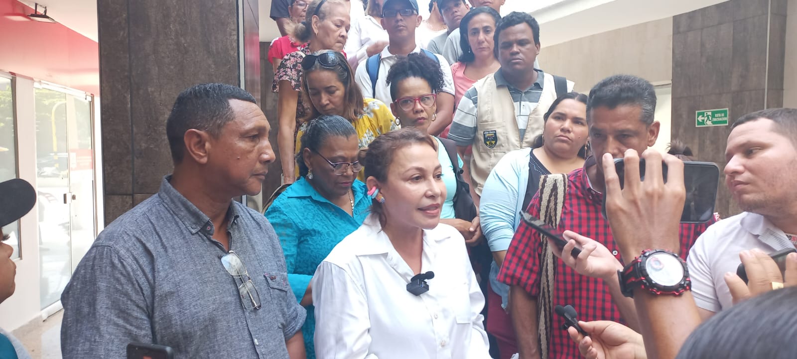 Patricia Caicedo y 100 líderes y vocales de control reclaman justicia ambiental para Santa Marta