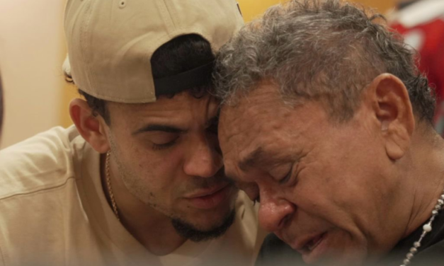 Entre lágrimas el emotivo reencuentro de Lucho Diaz con su papá