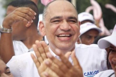 Carlos Pinedo toma posesión como alcalde de Santa Marta