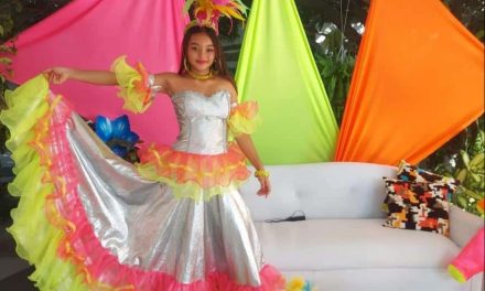 Sheiry Ariza Ballesteros: Reina Oficial del Carnaval Retenero